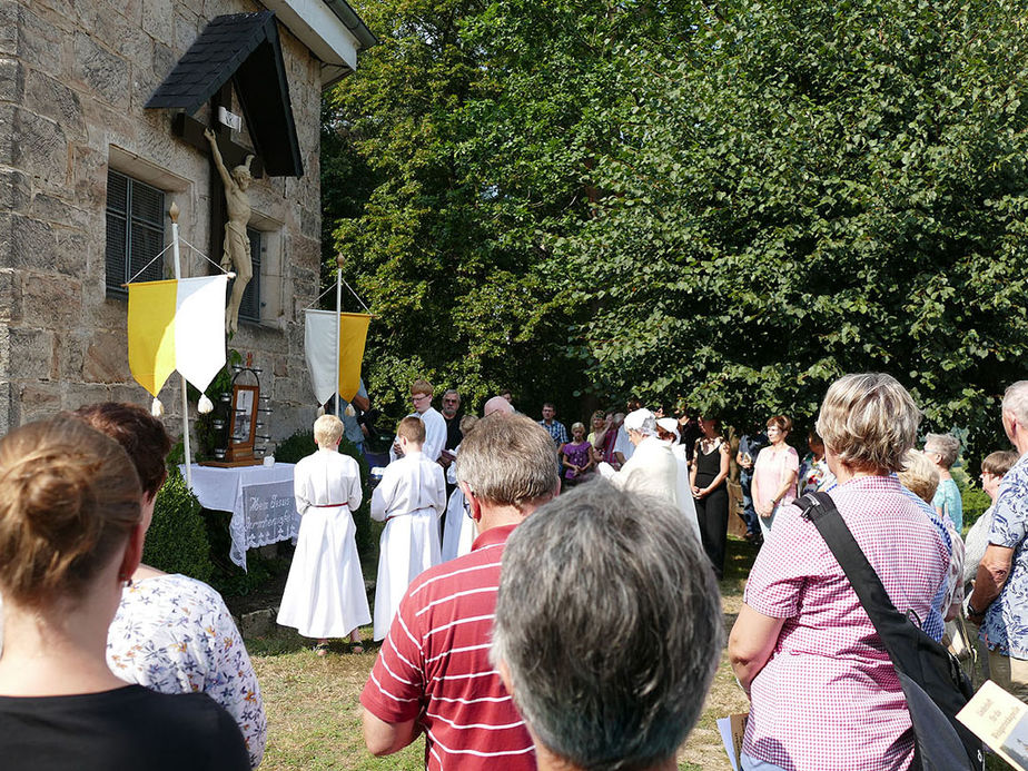 Nachfeier des Mährisch-Neustädter Wachsstockfestes an der Weingartenkapelle (Foto: Karl-Franz Thiede)